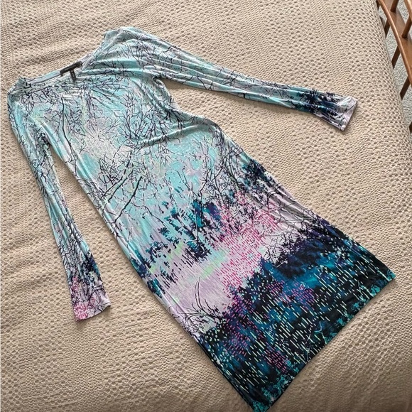 BCBGMaxAzria Winter Forest print Bodycon blue & white long-sleeve dress - size L - Picture 2 of 9